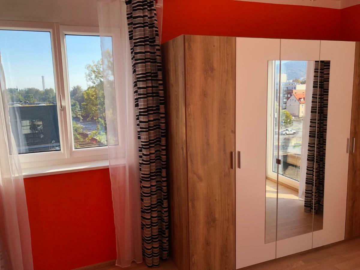 גראץ Kmheim, Cozy 103M2 Apartment, With 3 Bedroom And Covered Free Parking Place, Close To City Center מראה חיצוני תמונה